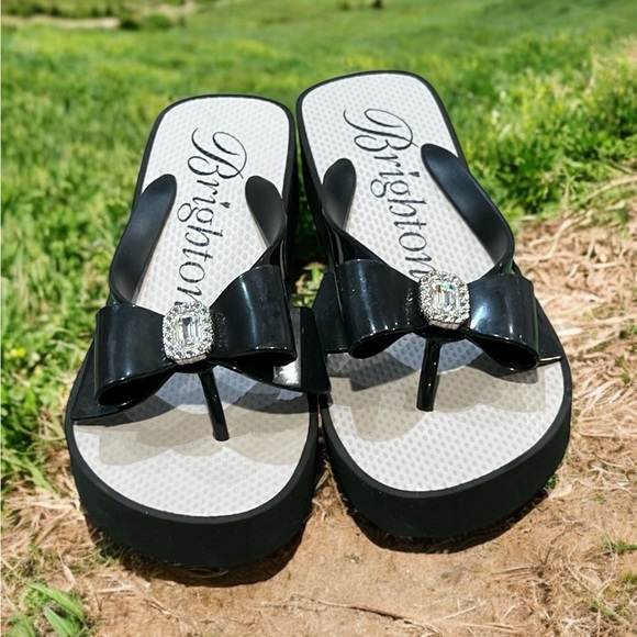Brighton Bowie Black Silver Rhinestone Bow Wedge Flip Flops Size 7. - Picture 3 of 8